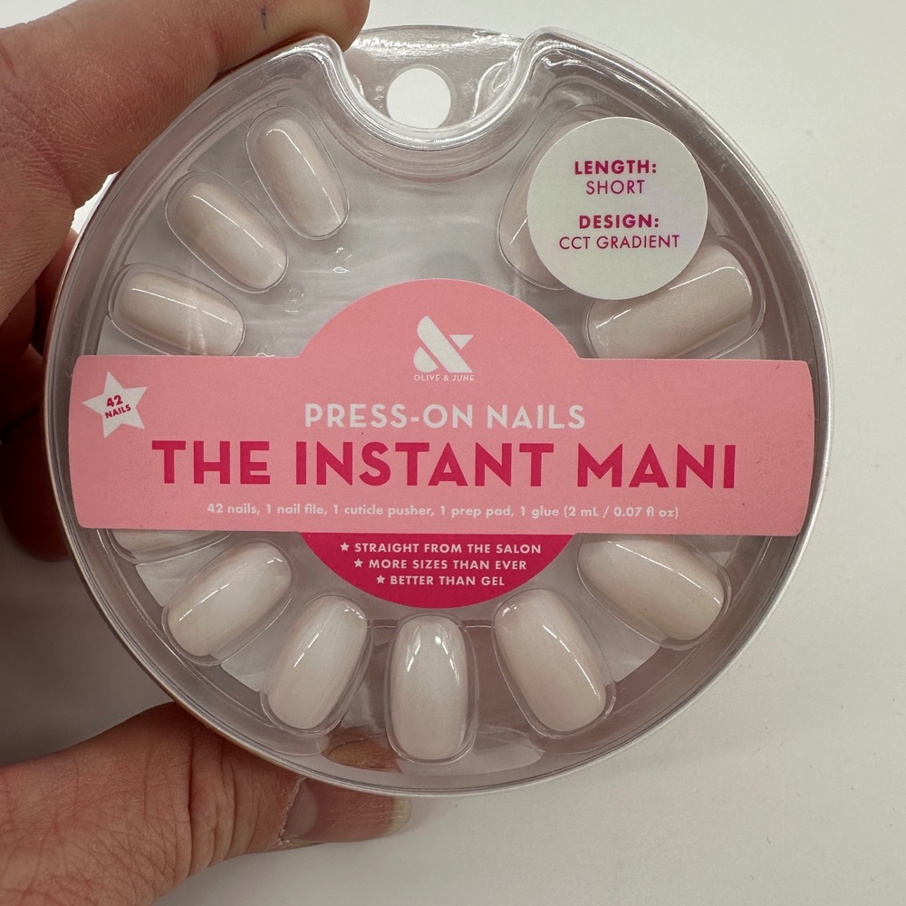 Olive & June Instant Mani Press-On Nails CCT Gradient Short Oval Nude NIB